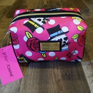 NWT Betsey Johnson Pink Skull Cosmetic Bag